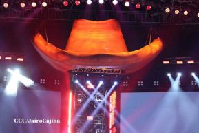 Carín León en concierto en el Estadio Soberanía