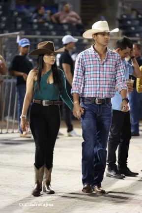 Carín León en concierto en el Estadio Soberanía