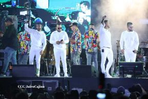 Carín León en concierto en el Estadio Soberanía