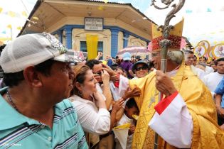 Miles de boaqueños recibieron al cardenal Leopoldo José Brenes
