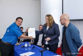 Comunicadores de la Agencia Sputnik con  Medios del Poder Ciudadano