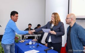 Comunicadores de la Agencia Sputnik con  Medios del Poder Ciudadano