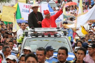Miles de boaqueños recibieron al cardenal Leopoldo José Brenes