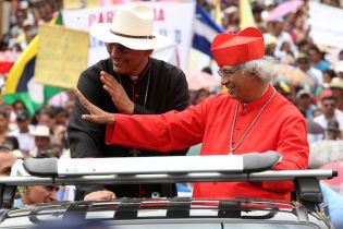 Miles de boaqueños recibieron al cardenal Leopoldo José Brenes
