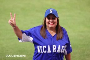 Familias disfrutan de inauguración del Estadio Roberto Clemente de Masaya