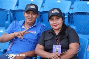 Familias disfrutan de inauguración del Estadio Roberto Clemente de Masaya