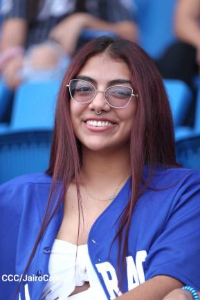 Familias disfrutan de inauguración del Estadio Roberto Clemente de Masaya