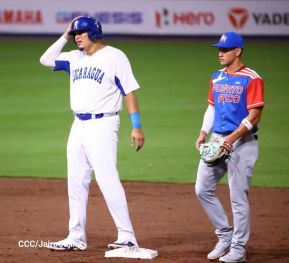 Familias disfrutan de inauguración del Estadio Roberto Clemente de Masaya