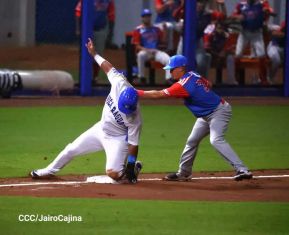 Familias disfrutan de inauguración del Estadio Roberto Clemente de Masaya