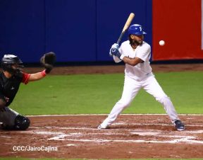 Familias disfrutan de inauguración del Estadio Roberto Clemente de Masaya