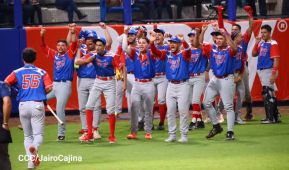 Familias disfrutan de inauguración del Estadio Roberto Clemente de Masaya