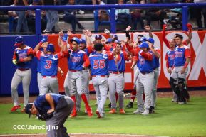 Familias disfrutan de inauguración del Estadio Roberto Clemente de Masaya