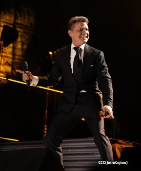 Concierto de Luis Miguel en el Estadio Nacional Soberanía de Managua