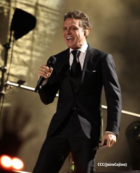 Concierto de Luis Miguel en el Estadio Nacional Soberanía de Managua