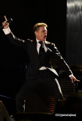 Concierto de Luis Miguel en el Estadio Nacional Soberanía de Managua