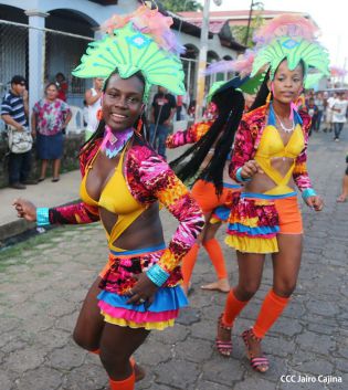 Bluefields vibra al ritmo del Palo de Mayo