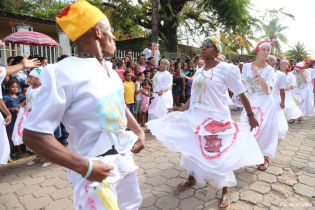 Bluefields vibra al ritmo del Palo de Mayo