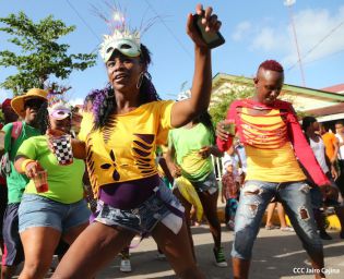 Bluefields vibra al ritmo del Palo de Mayo