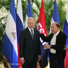 Comandante Daniel y Compañera Rosario en encuentro con el  General Nikolai Patrushev
