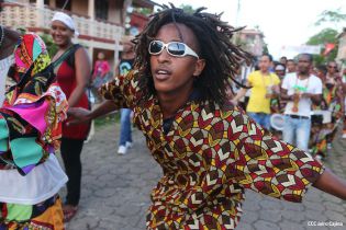 Bluefields vibra al ritmo del Palo de Mayo