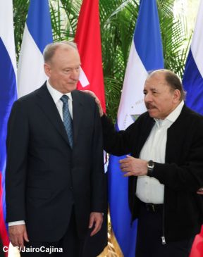 Comandante Daniel y Compañera Rosario en encuentro con el  General Nikolai Patrushev