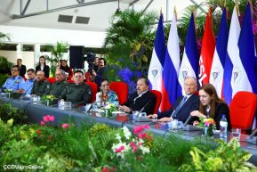 Comandante Daniel y Compañera Rosario en encuentro con el  General Nikolai Patrushev