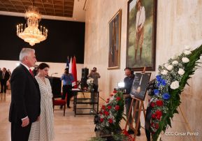 Firma de libro de condolencias en Nicaragua por las víctimas del atentado terrorista en Rusia