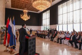 Firma de libro de condolencias en Nicaragua por las víctimas del atentado terrorista en Rusia