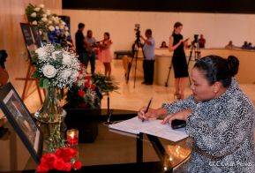 Firma de libro de condolencias en Nicaragua por las víctimas del atentado terrorista en Rusia