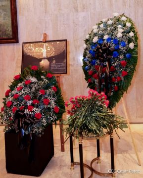 Firma de libro de condolencias en Nicaragua por las víctimas del atentado terrorista en Rusia