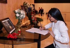 Firma de libro de condolencias en Nicaragua por las víctimas del atentado terrorista en Rusia