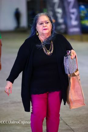 Así disfrutando los nicaragüenses del concierto de Carlos Rivera 