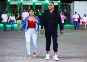 Así disfrutando los nicaragüenses del concierto de Carlos Rivera 
