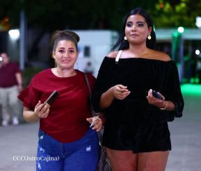 Así disfrutando los nicaragüenses del concierto de Carlos Rivera 