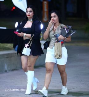 Así disfrutando los nicaragüenses del concierto de Carlos Rivera 