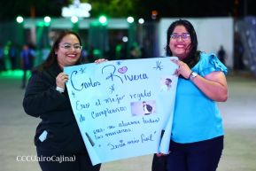 Así disfrutando los nicaragüenses del concierto de Carlos Rivera 