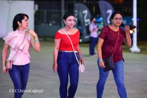 Así disfrutando los nicaragüenses del concierto de Carlos Rivera 