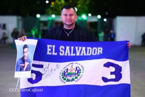 Así disfrutando los nicaragüenses del concierto de Carlos Rivera 