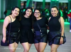 Así disfrutando los nicaragüenses del concierto de Carlos Rivera 