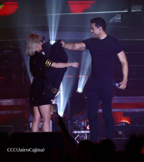 Así disfrutando los nicaragüenses del concierto de Carlos Rivera 