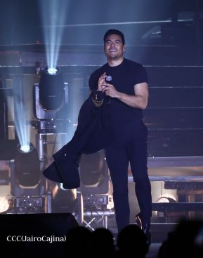 Así disfrutando los nicaragüenses del concierto de Carlos Rivera 