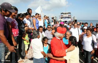 Familias de Ometepe reciben visita del Cardenal Leopoldo Brenes 