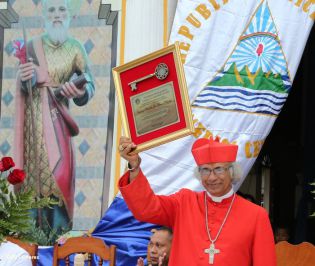 Familias de Ometepe reciben visita del Cardenal Leopoldo Brenes 