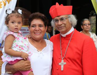 Familias de Ometepe reciben visita del Cardenal Leopoldo Brenes 