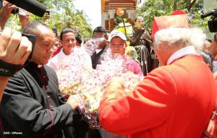 Familias de Ometepe reciben visita del Cardenal Leopoldo Brenes 