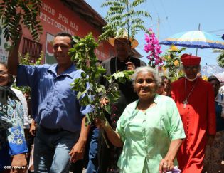 Familias de Ometepe reciben visita del Cardenal Leopoldo Brenes 