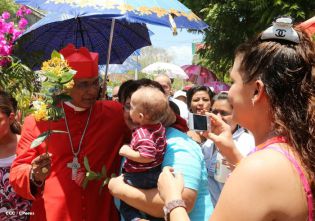 Familias de Ometepe reciben visita del Cardenal Leopoldo Brenes 