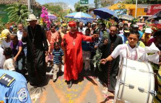 Familias de Ometepe reciben visita del Cardenal Leopoldo Brenes 