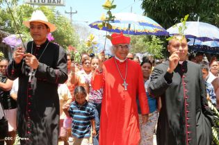 Familias de Ometepe reciben visita del Cardenal Leopoldo Brenes 