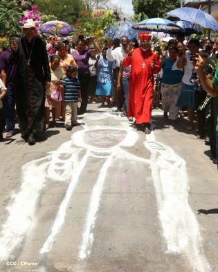 Familias de Ometepe reciben visita del Cardenal Leopoldo Brenes 
